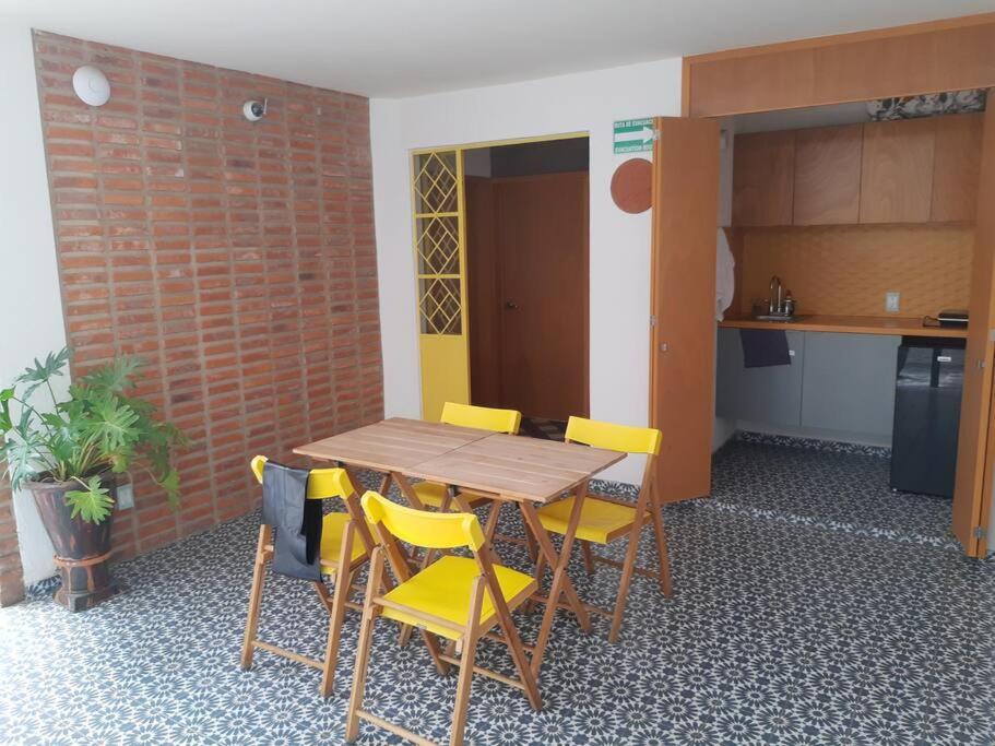 Estudio #5 Casa Fatima, 8 Min Del Centro 1 Persona Guadalajara Bagian luar foto